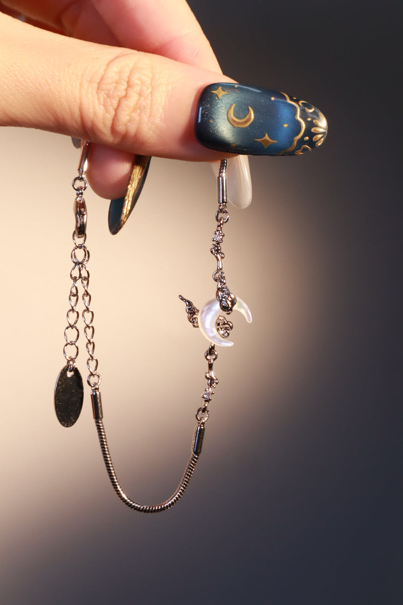 Palladium White Gold Plated Natural Shell Moon Bracelet