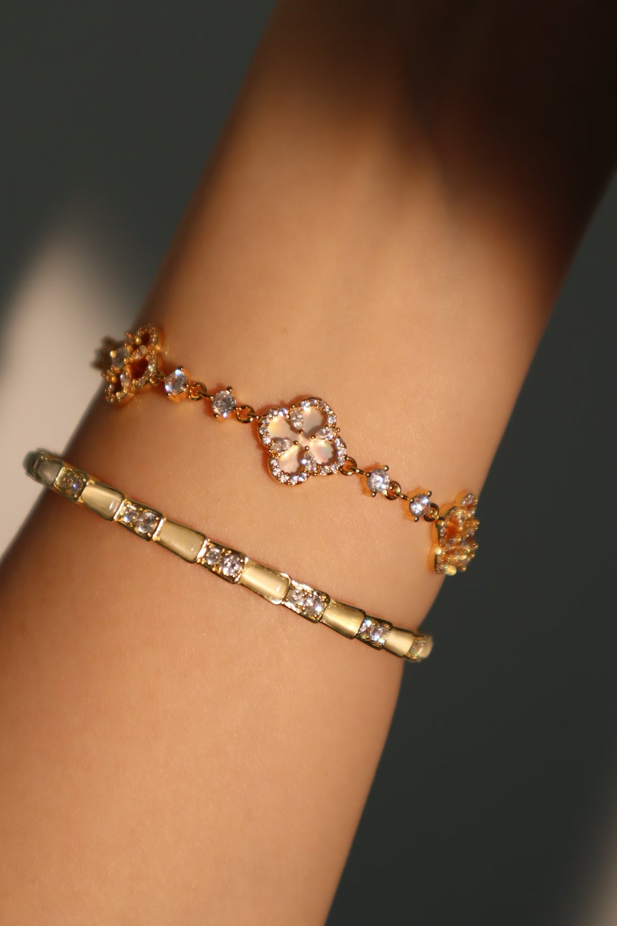 14K Real Gold Plated Lucky Leaf Shell Pearls Bracelet