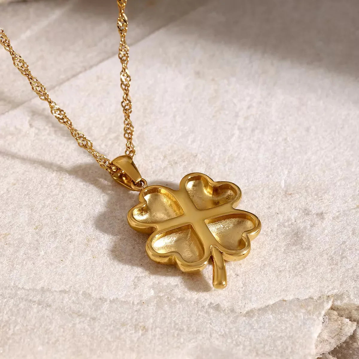 Ella Clover Gold Necklace
