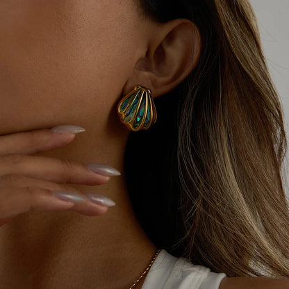 Nixie Gold Seashell Earrings