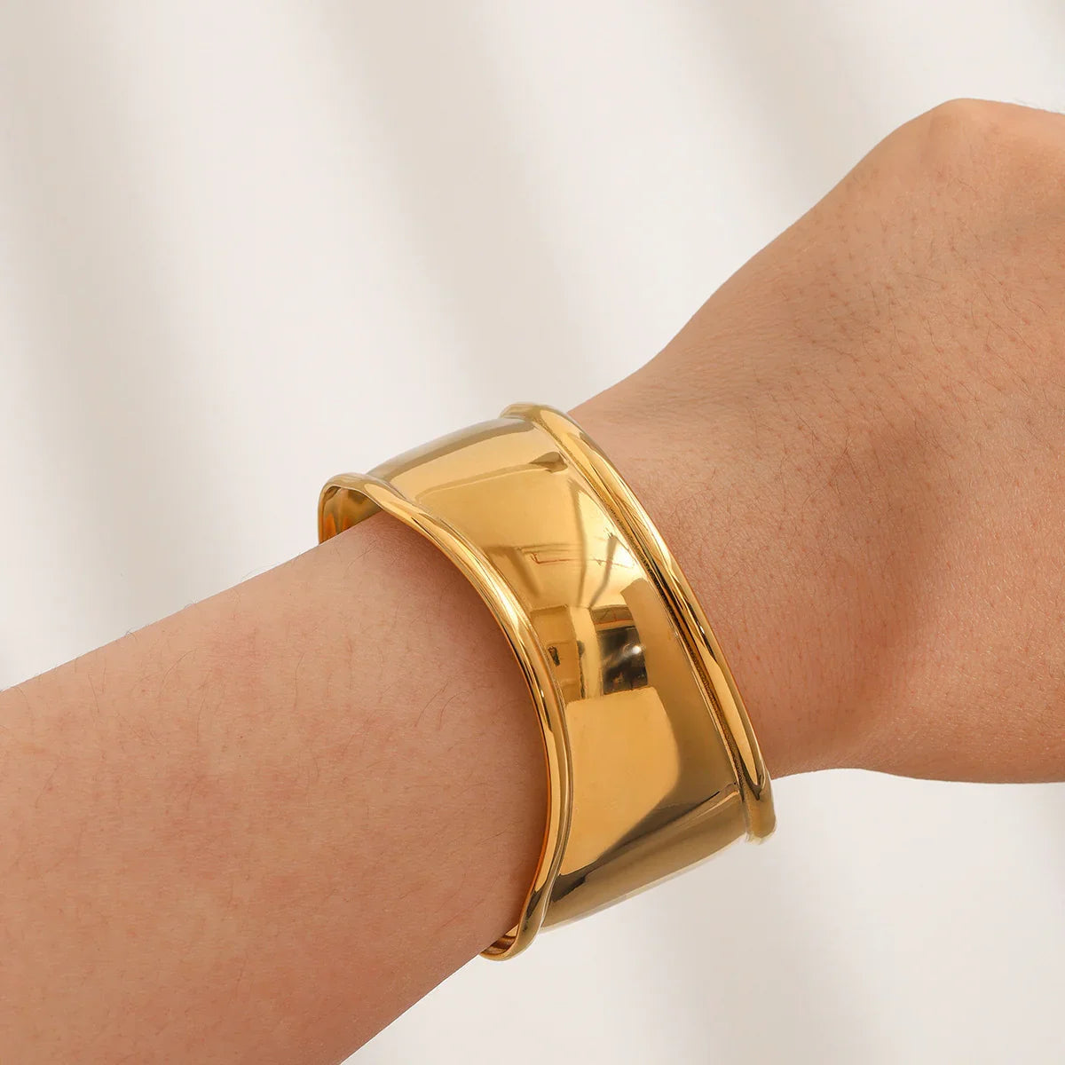 Nellie Smooth Gold Cuff