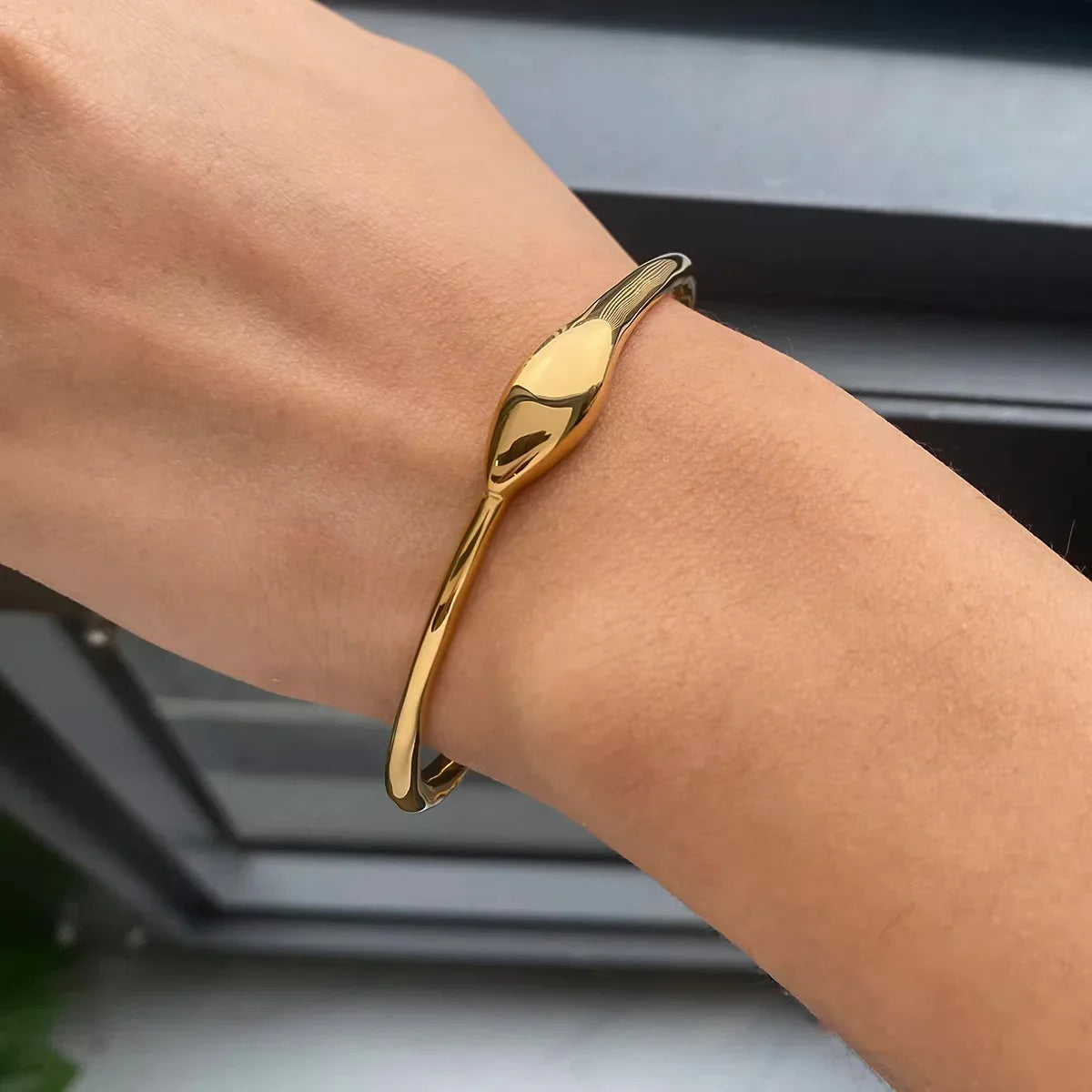 Vinny Gold Bangle