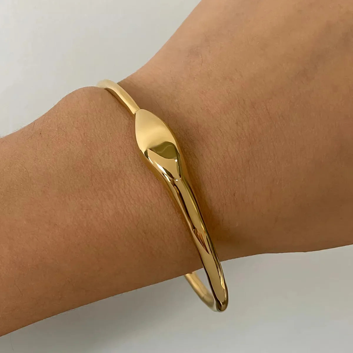 Vinny Gold Bangle