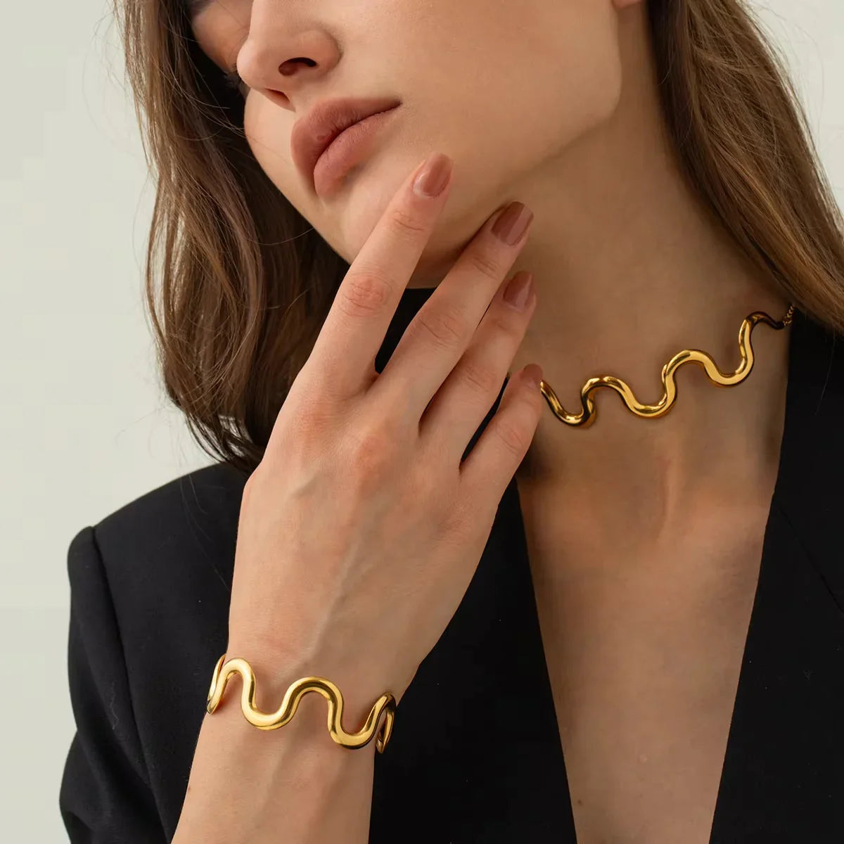 Senna Twisted Gold Bangle