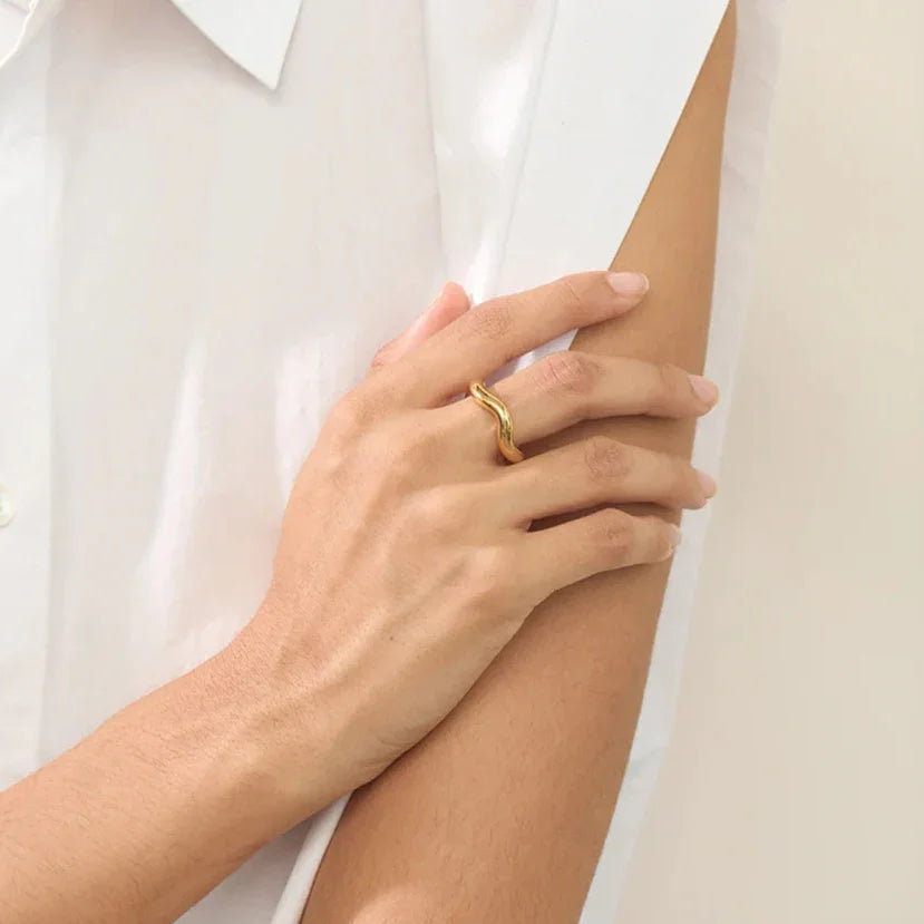 Lunaria Gold Wave Ring